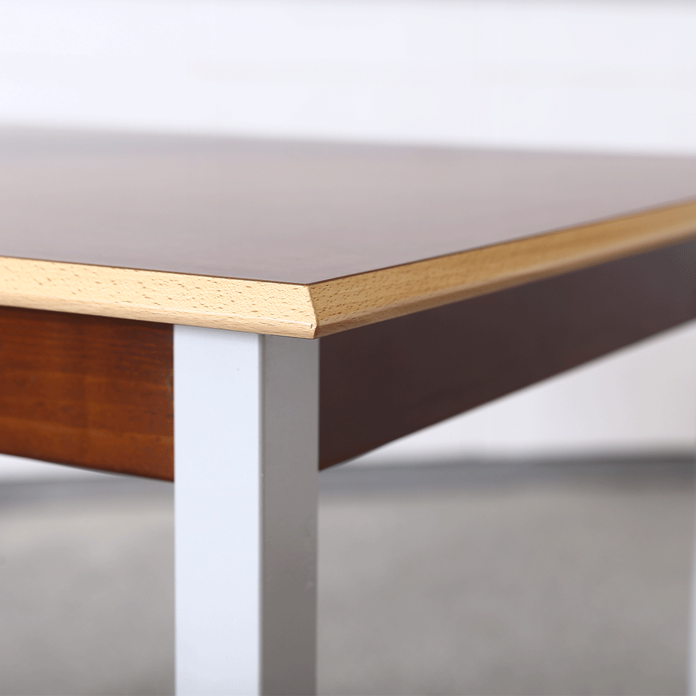 Стіл "Леман" на металевих ніжках з пластиковим покриттям стільниці