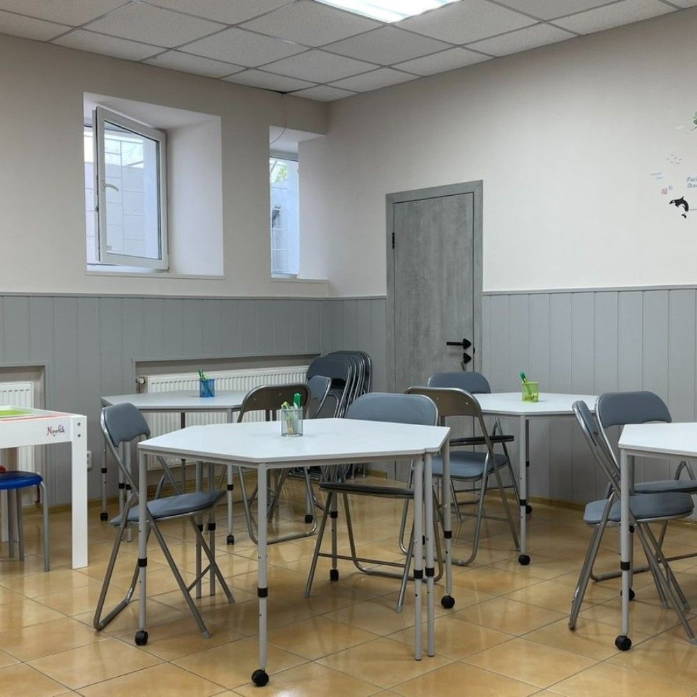 Стіл мобільний модульний “Трапеція” регульований по висоті